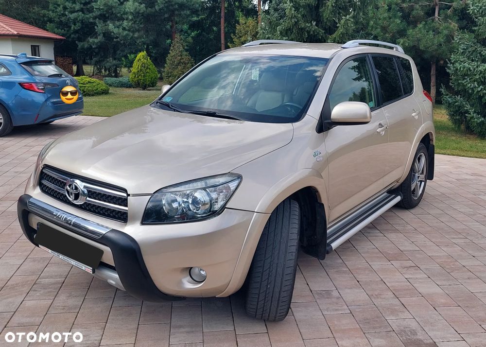 Toyota RAV4 - 1