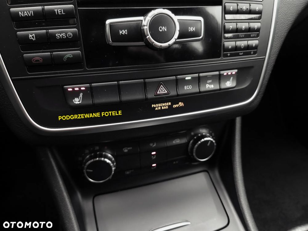 Mercedes-Benz GLA 200 - 24