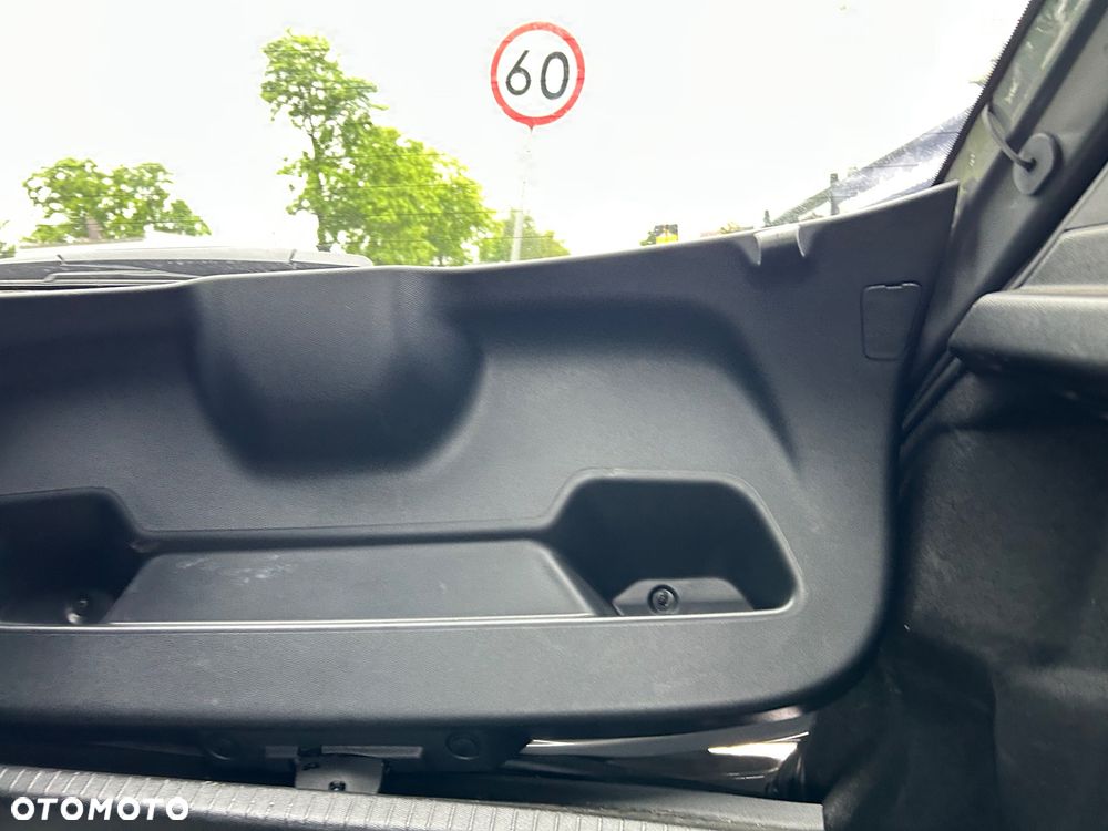 Peugeot 208 - 14