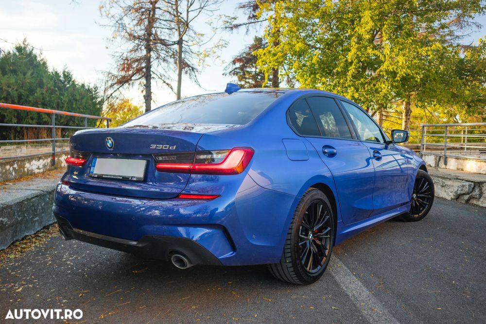 BMW Seria 3 330d xDrive AT MHEV - 12