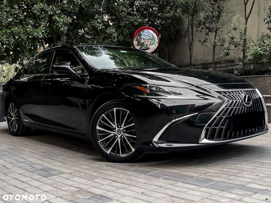 Lexus ES - 3