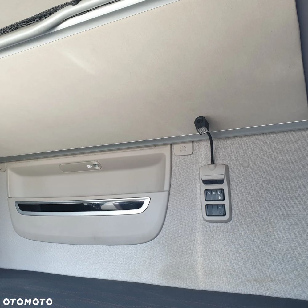 KABINA KOMPLETNA Z KLIMATYZACJĄ 2018r. DAF XF 106 LIFT SPACE CAB NIEBIESKA - 9