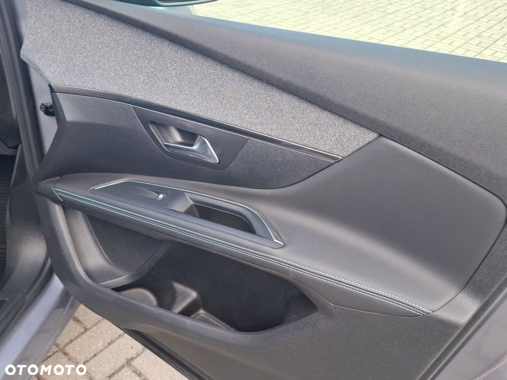 Peugeot 5008 1.2 PureTech mHEV Allure Pack S&S e-DCS6 - 28