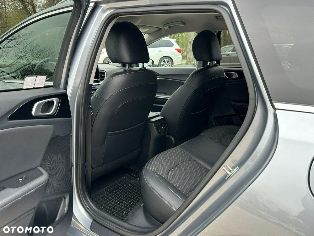 Kia Ceed 1.4 T-GDI L Business Line DCT - 17