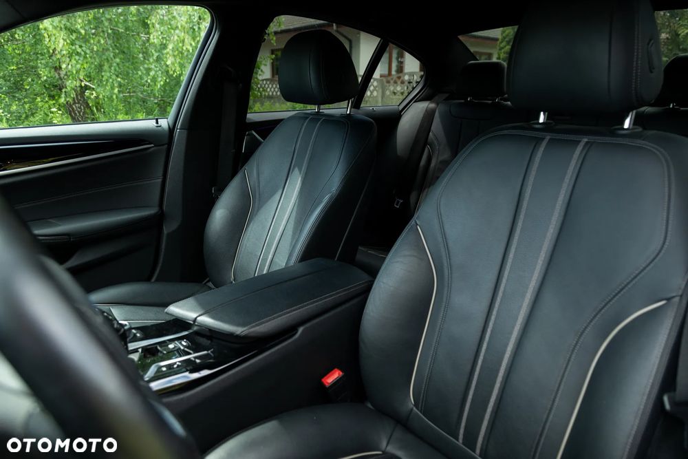 BMW Seria 5 530e - 11