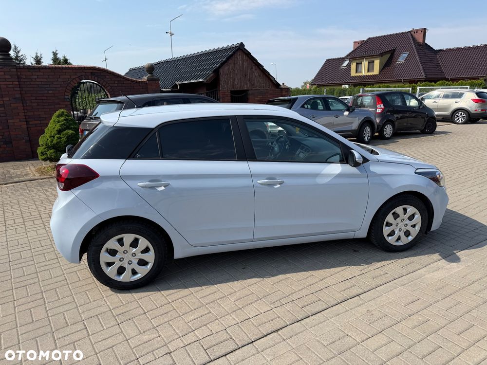 Hyundai i20 blue 1.2 YES - 6