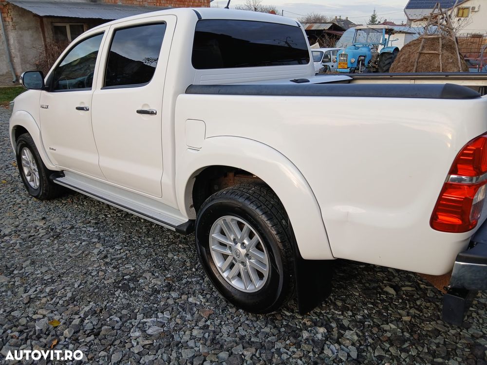 Toyota Hilux 4x4 Double Cab DPF Autm. Executive - 4