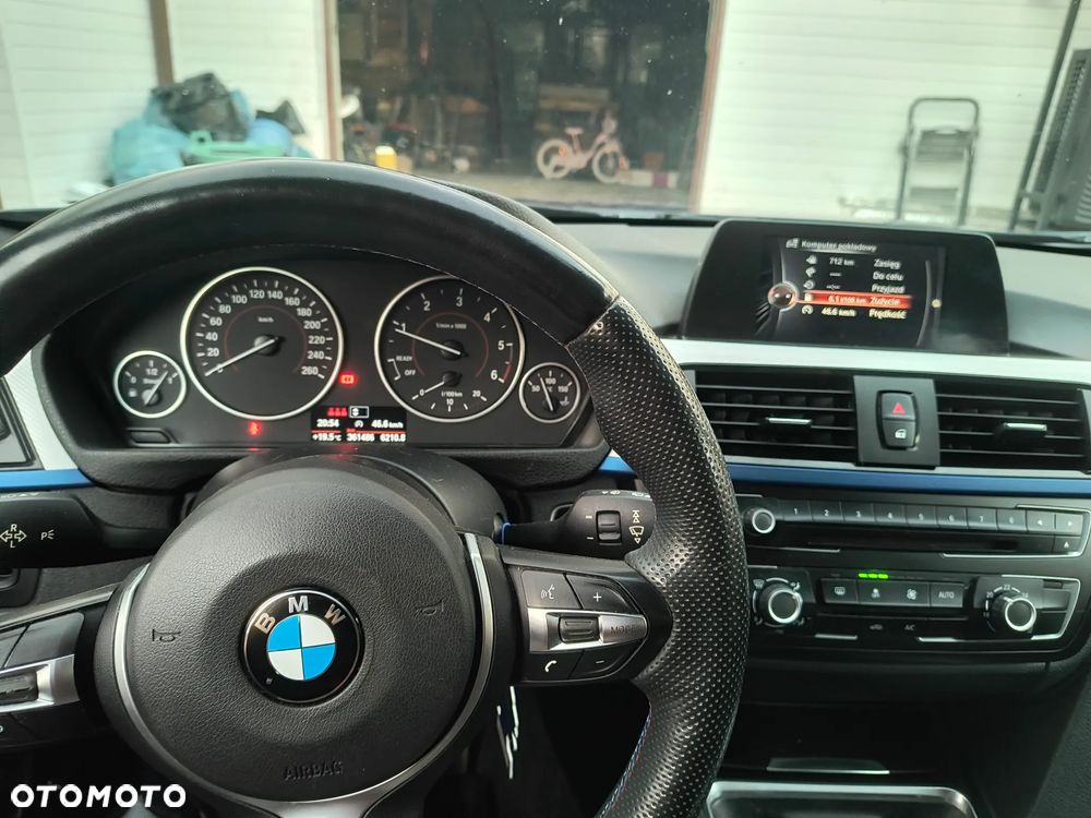 BMW Seria 3 318d xDrive M Sport - 16