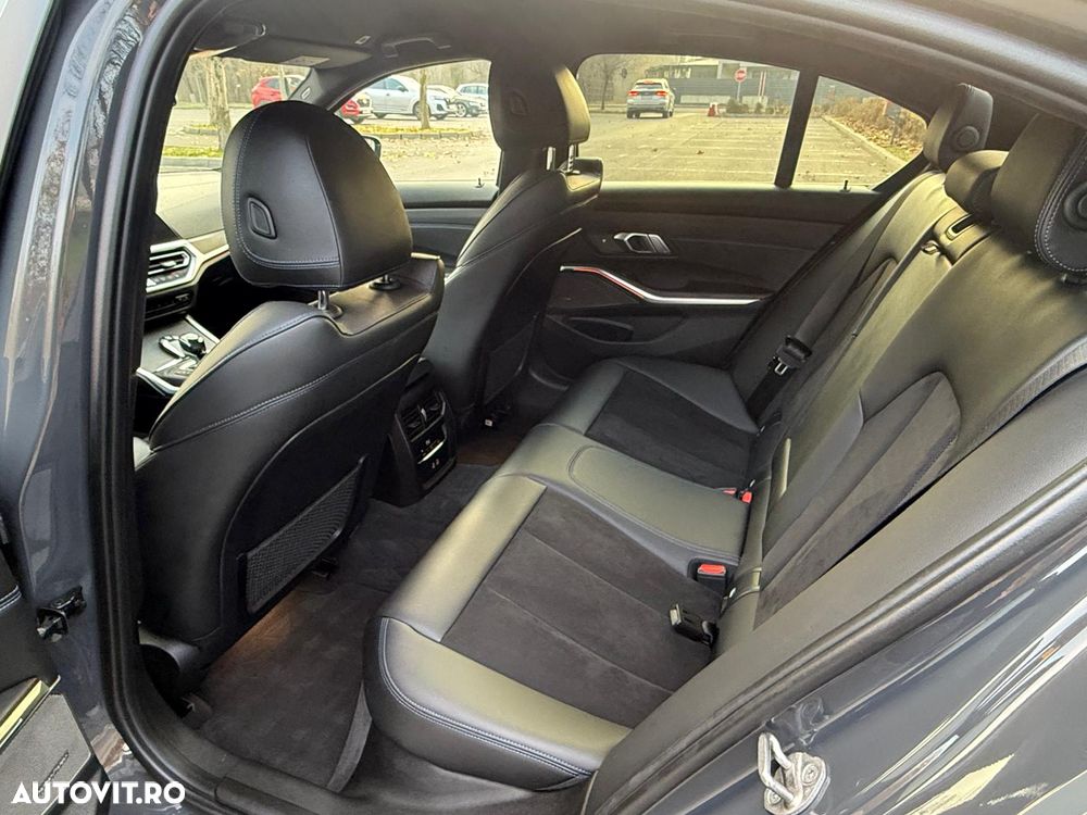 BMW Seria 3 330i xDrive AT - 8