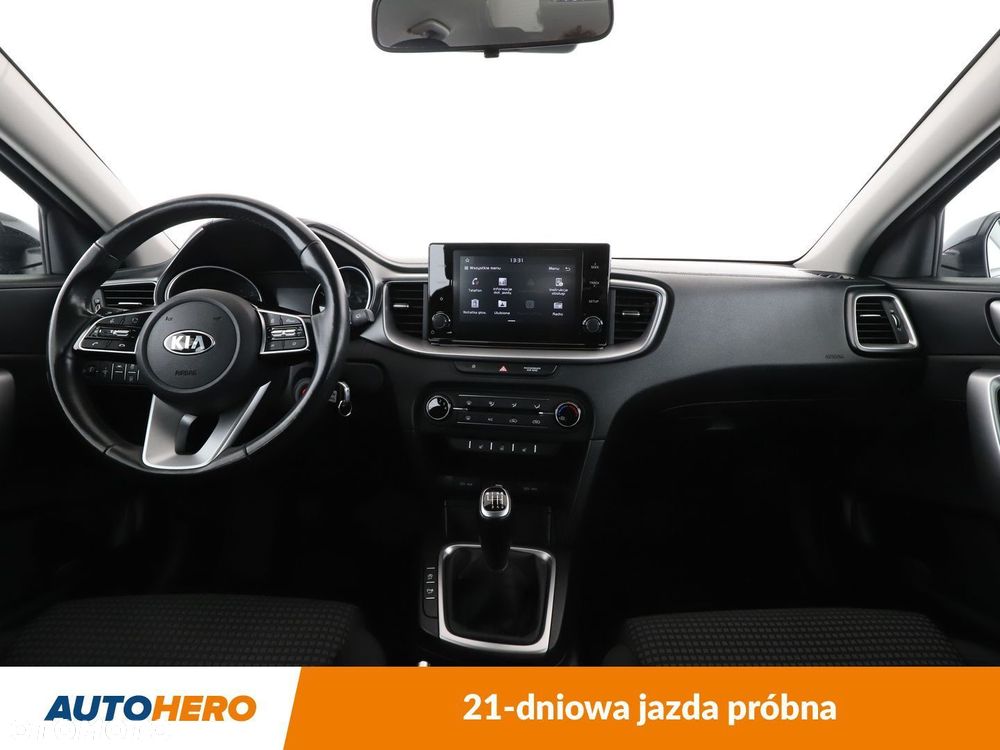 Kia Ceed - 13