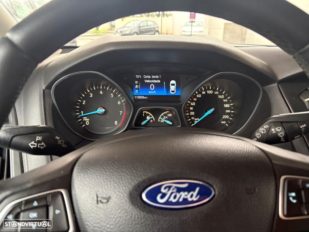 Ford Focus SW 1.0 EcoBoost Titanium - 11