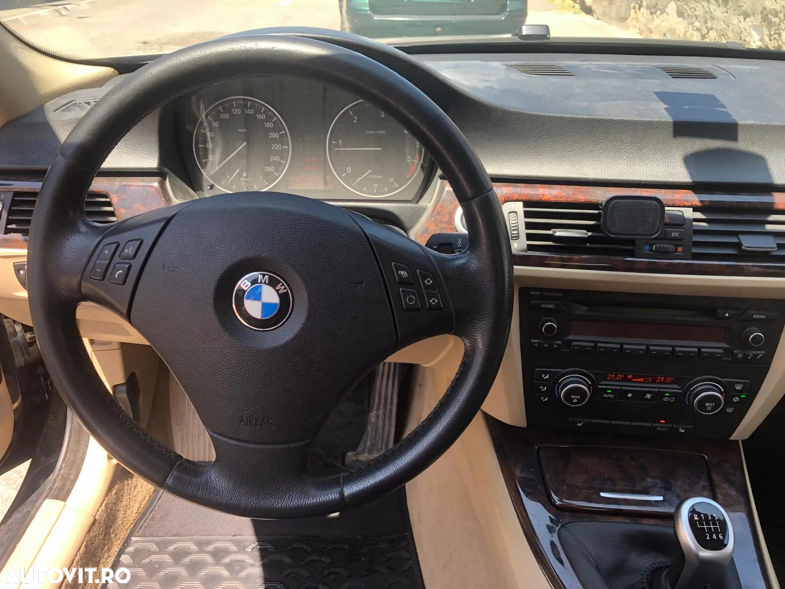 BMW Seria 3 318d - 14
