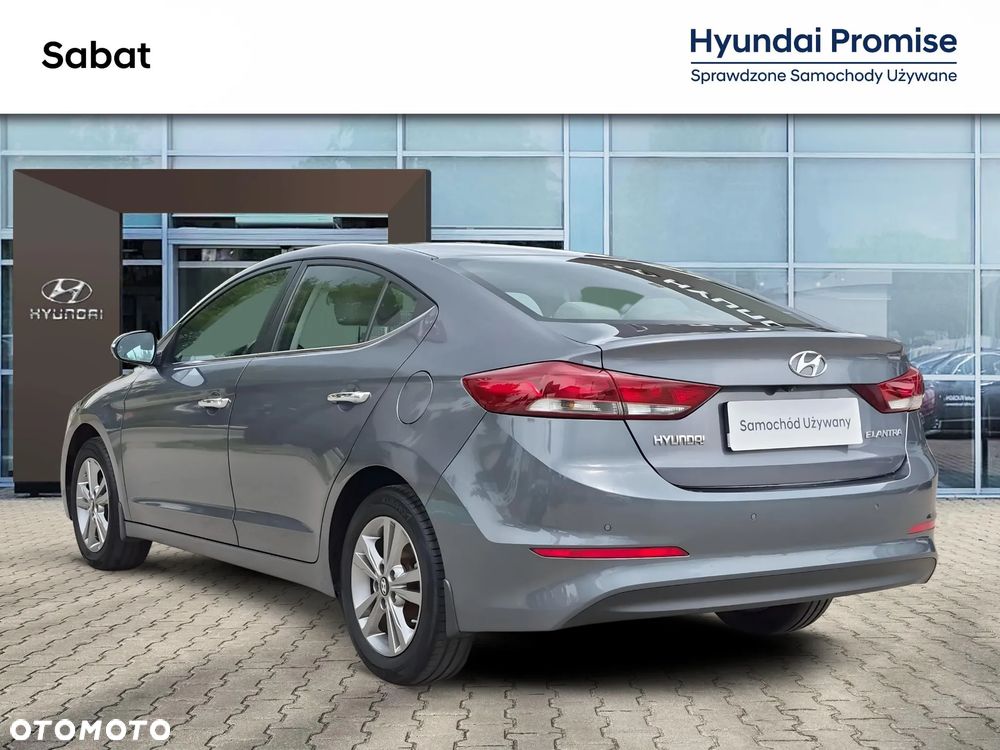 Hyundai Elantra 1.6 Comfort - 6