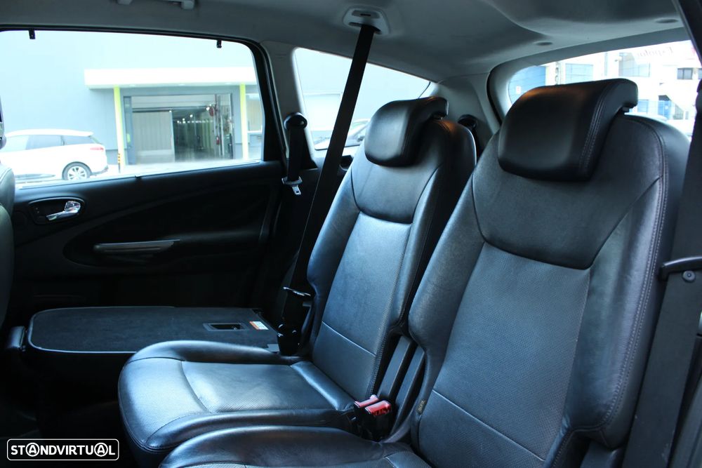 Ford S-Max 1.8 TDCi Titanium 7L - 24