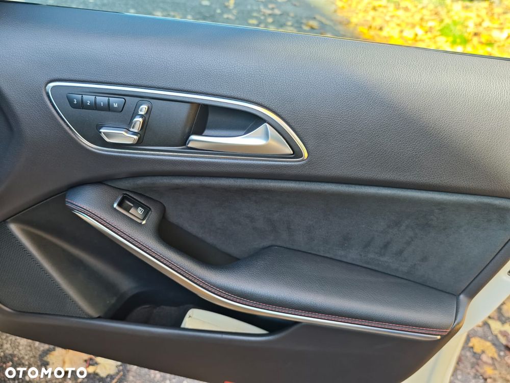Mercedes-Benz Klasa A AMG 45 4-Matic - 21