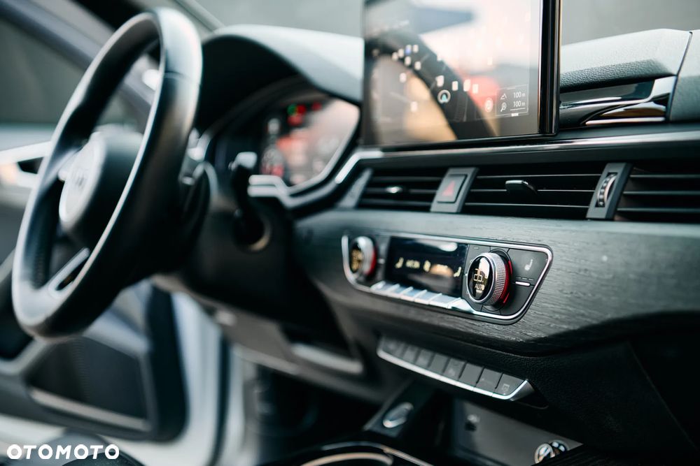 Audi A4 Limousine - 11