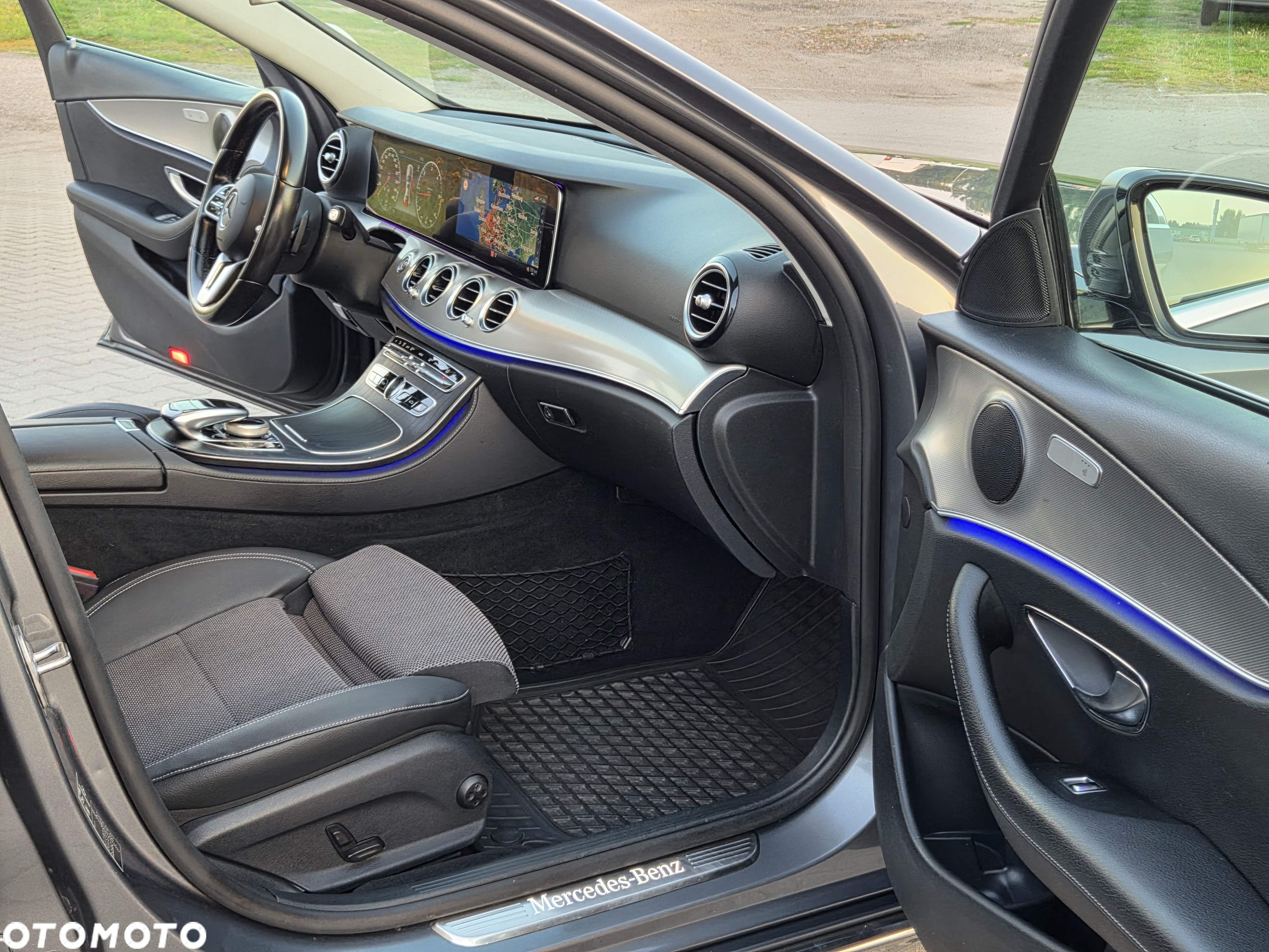 Mercedes-Benz Klasa E 220 d T 9G-TRONIC Exclusive - 14