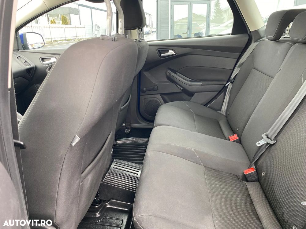 Ford Focus - 12