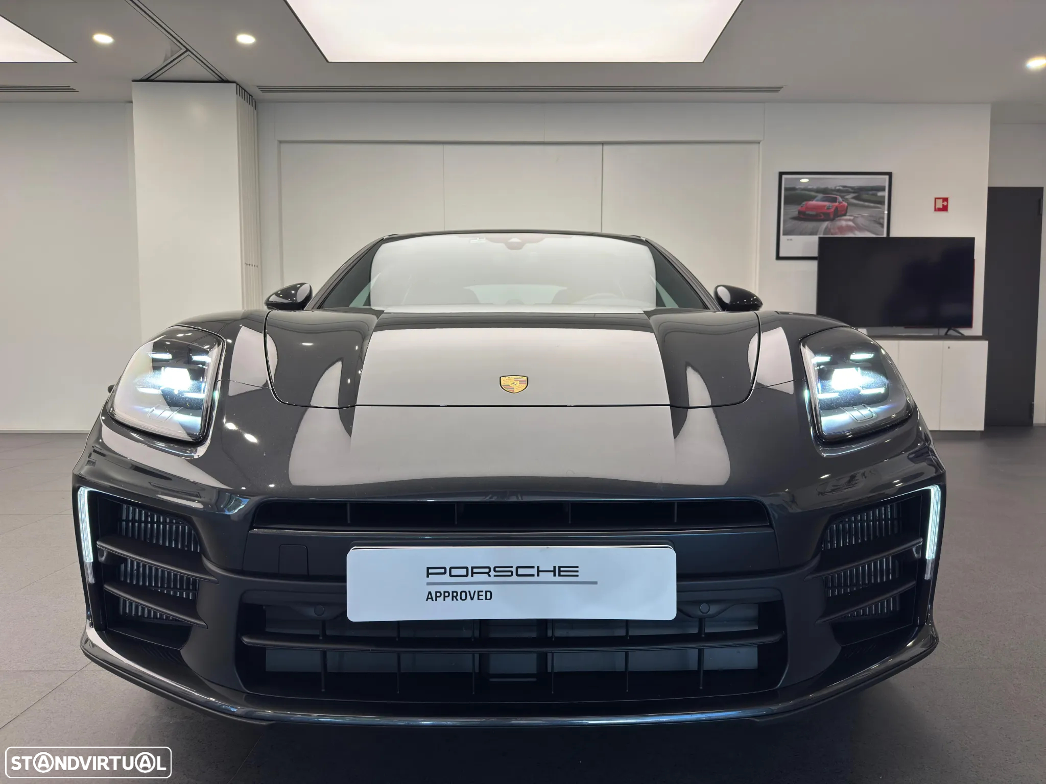 Porsche Panamera 4 E-Hybrid - 11