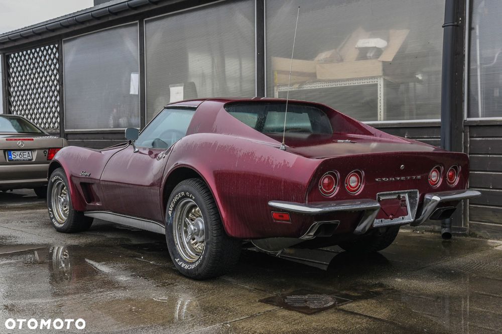 Chevrolet Corvette - 11