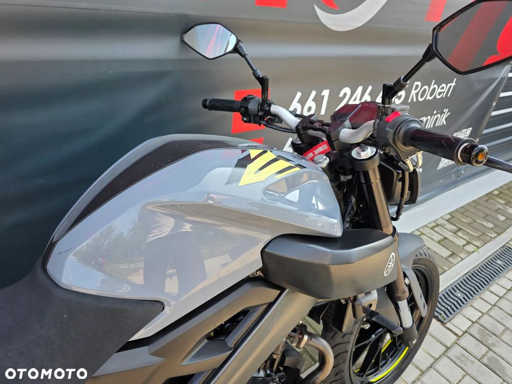 Yamaha MT - 22