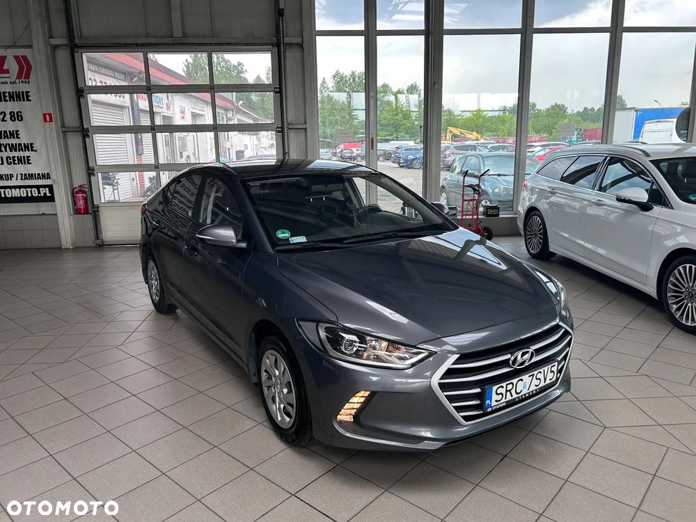 Hyundai Elantra 1.6 Classic Plus - 3