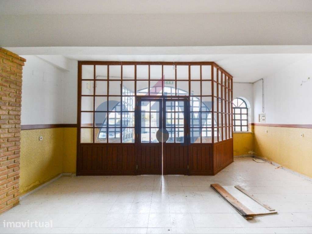 PRÉDIO EXCLUSIVO NO CENTRO DE MONTARGIL - Grande imagem: 2/28