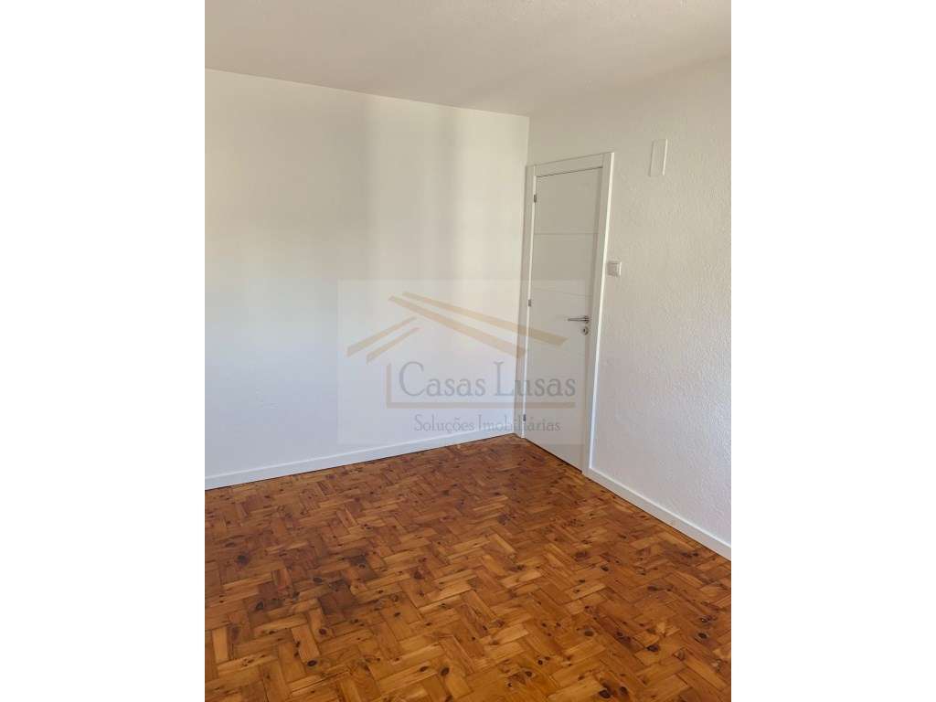 APARTAMENTO T3 TRANSFORMADO EM T4 | Excelente Oportunidade de Inves... - Grande imagem: 5/13