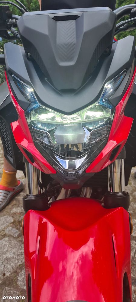 Honda CB - 12