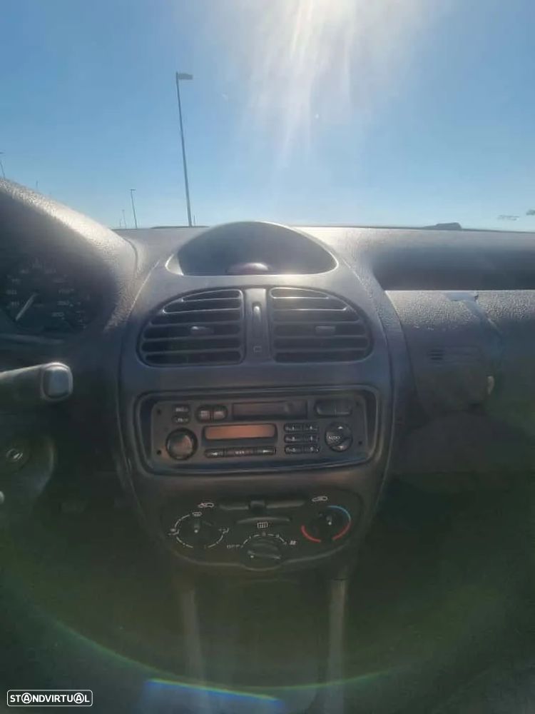Peugeot 206 1.1 XR - 16