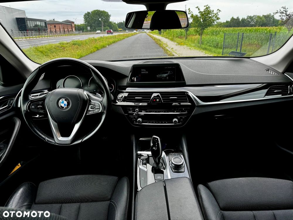 BMW Seria 5 518d Sport Line - 16