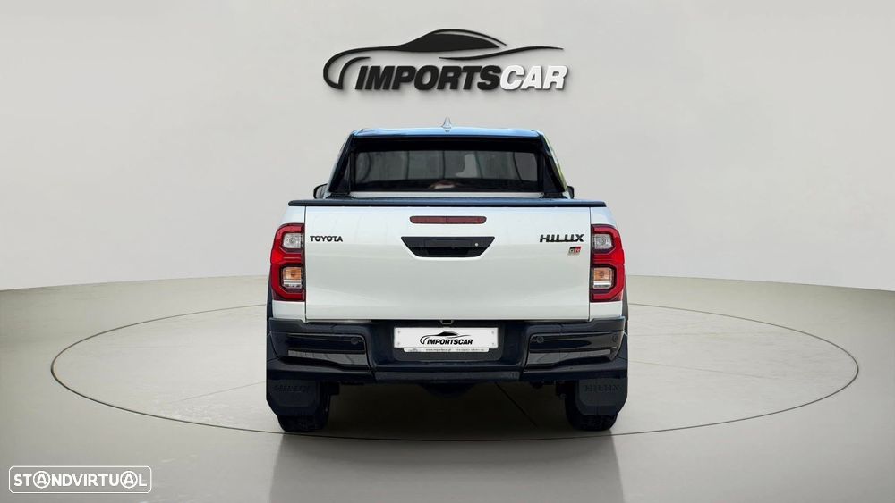 Toyota Hilux 2.8 D-4D 4WD GR Sport II - 6
