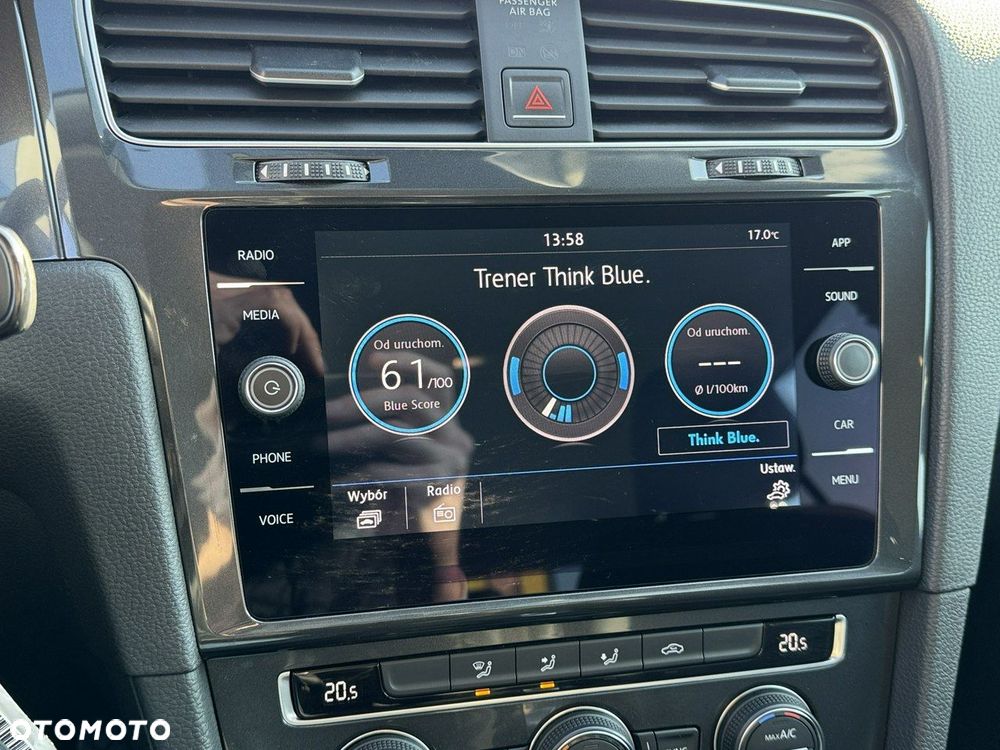 Volkswagen Golf - 33