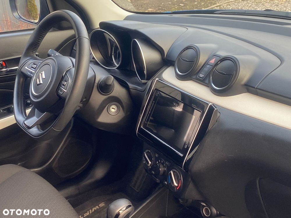 Suzuki Swift 1.2 Dualjet SHVS Premium CVT - 17