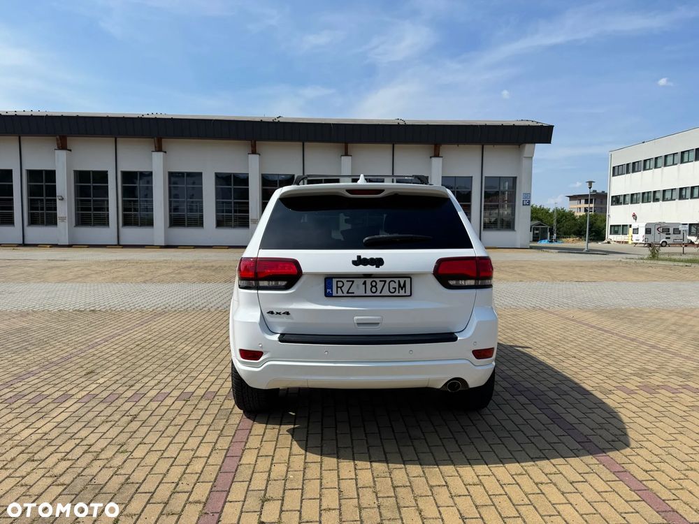 Jeep Grand Cherokee - 9