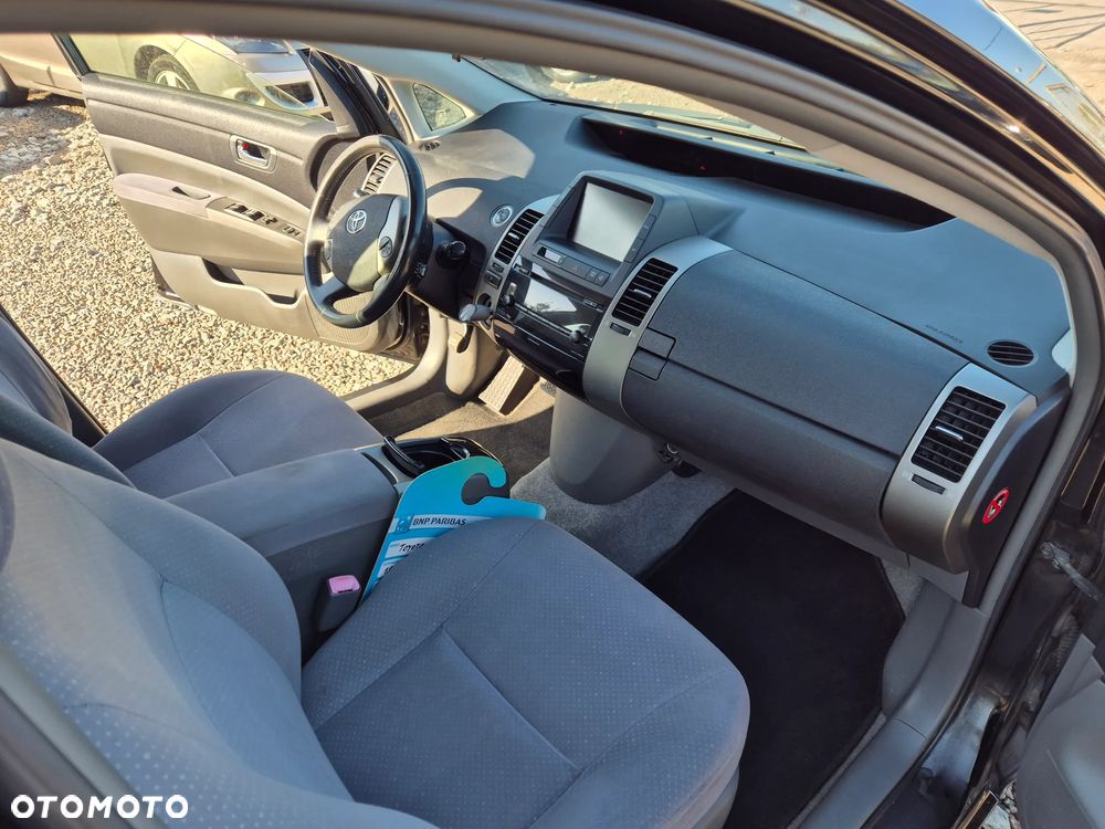 Toyota Prius - 12