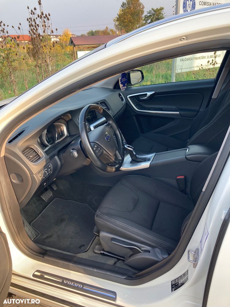 Volvo V60 Cross Country D3 Geartronic Momentum - 5