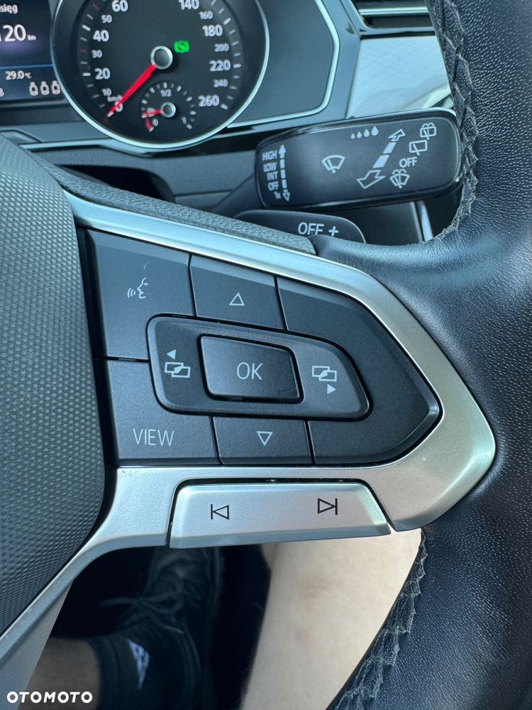 Volkswagen Passat - 20