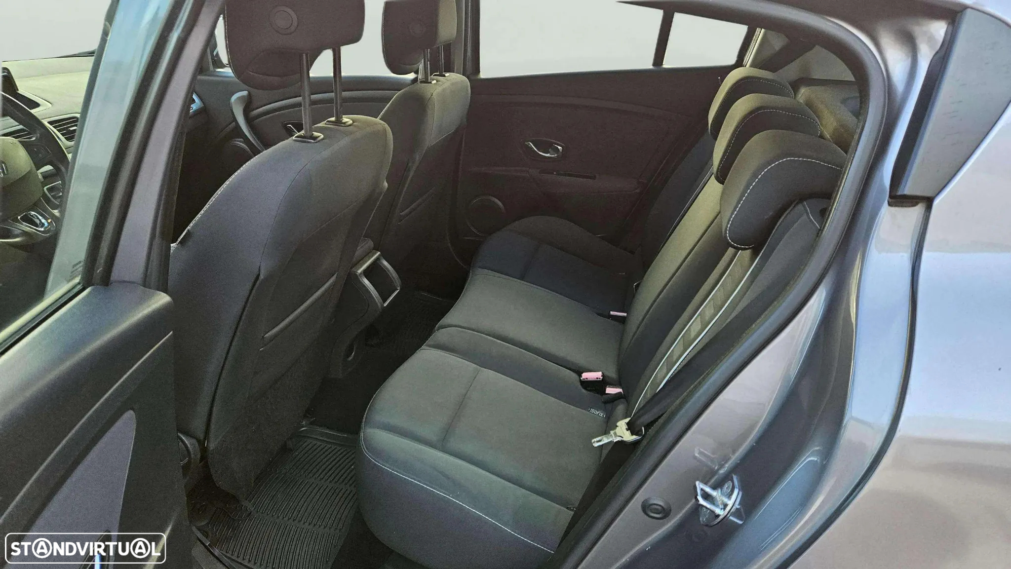 Renault Mégane 1.5 dCi Dynamique S - 11