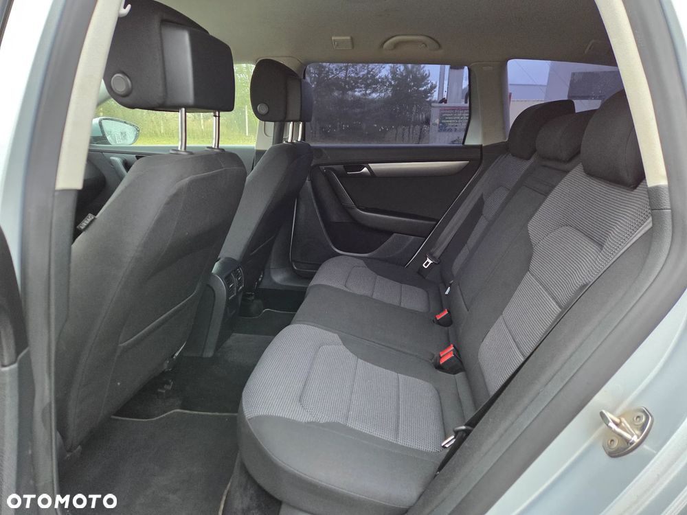 Volkswagen Passat ver-2-0-tdi-trendline-dsg - 12