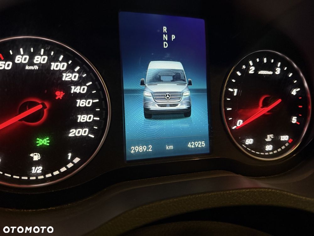 Mercedes-Benz Sprinter - 21