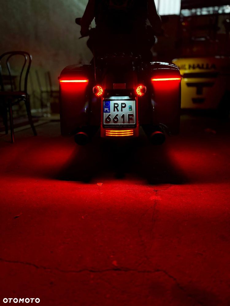 Harley-Davidson Touring Road Glide - 14