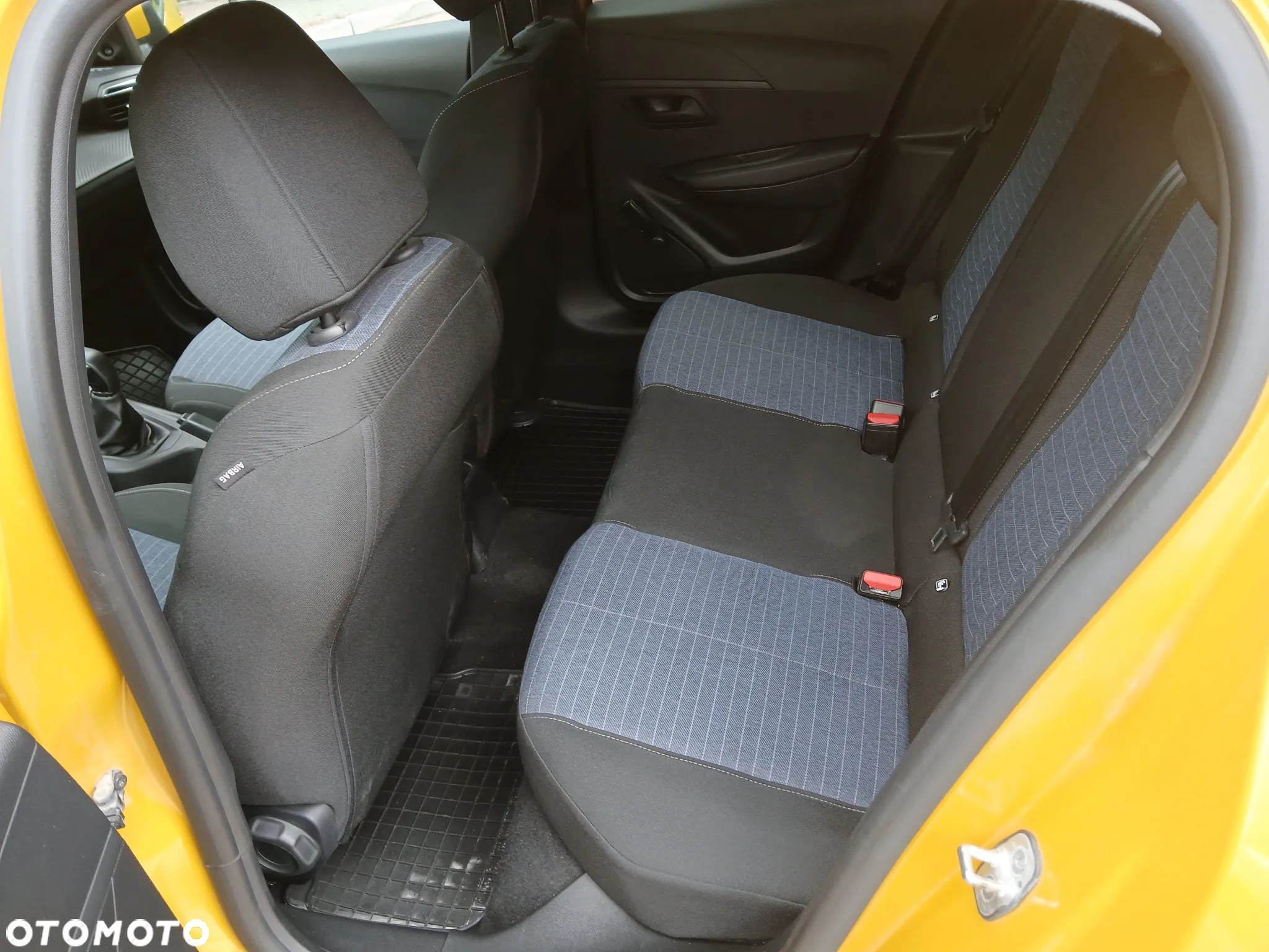 Peugeot 208 - 10