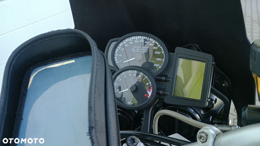 BMW F - 25