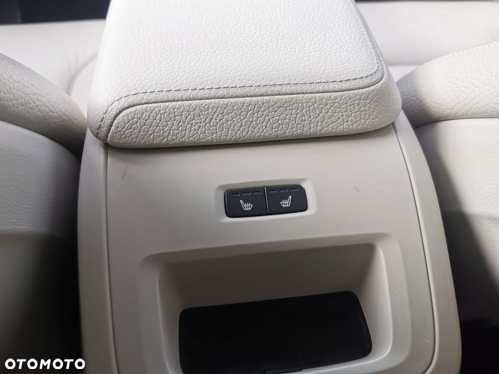 Volvo XC 60 T5 AWD Geartronic Momentum Pro - 34