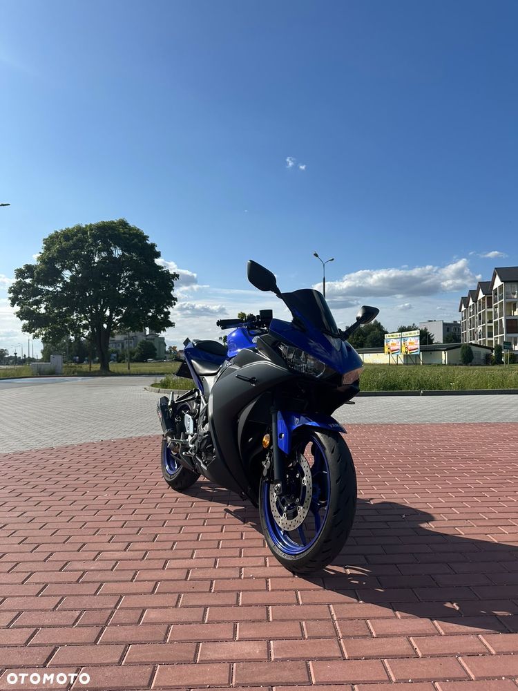 Yamaha R3 - 1