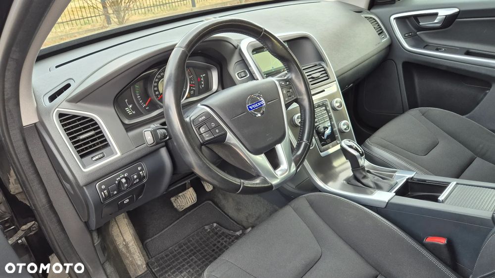 Volvo XC 60 D4 Geartronic Momentum - 35
