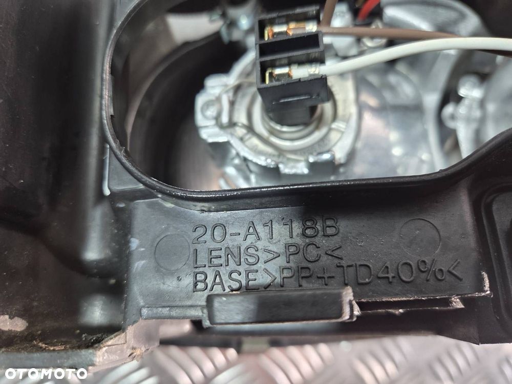 LAMPA LEWA PRZEDNIA AUDI A3 8L - 3