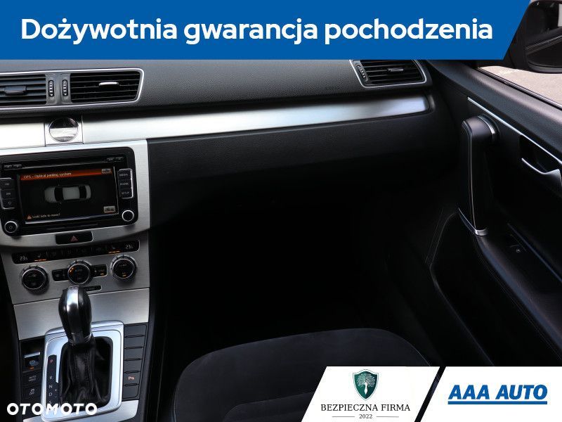 Volkswagen Passat - 10