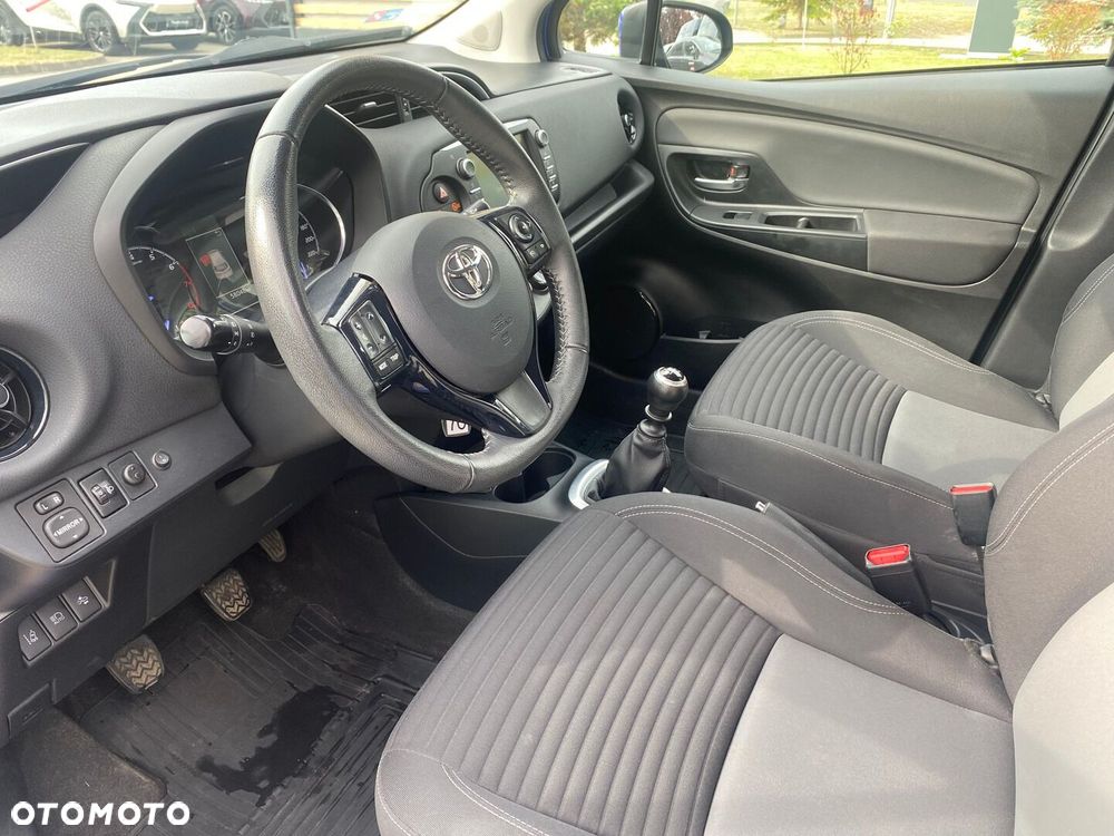 Toyota Yaris - 12